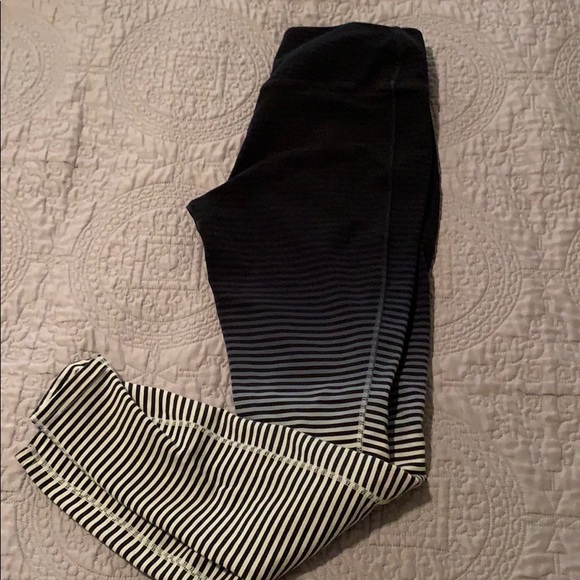 Nike Other - Nike stripe leggings